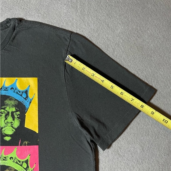 Old Navy Notorious B.I.G. Men’s T-shirt Size Medium Hip Hop 90s - Picture 5 of 6